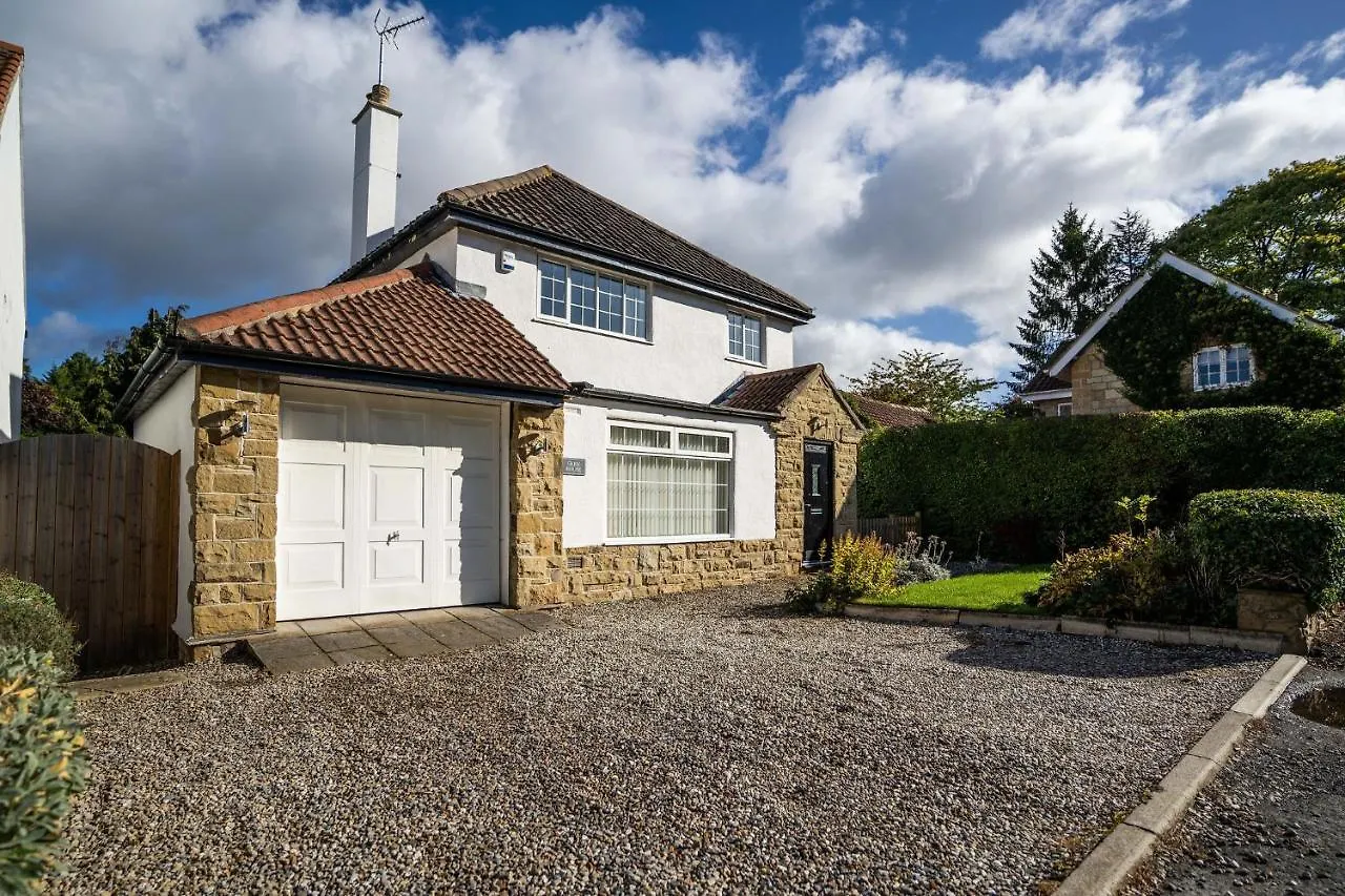 Beautiful Detached Home In Quaint Village Setting Wetherby