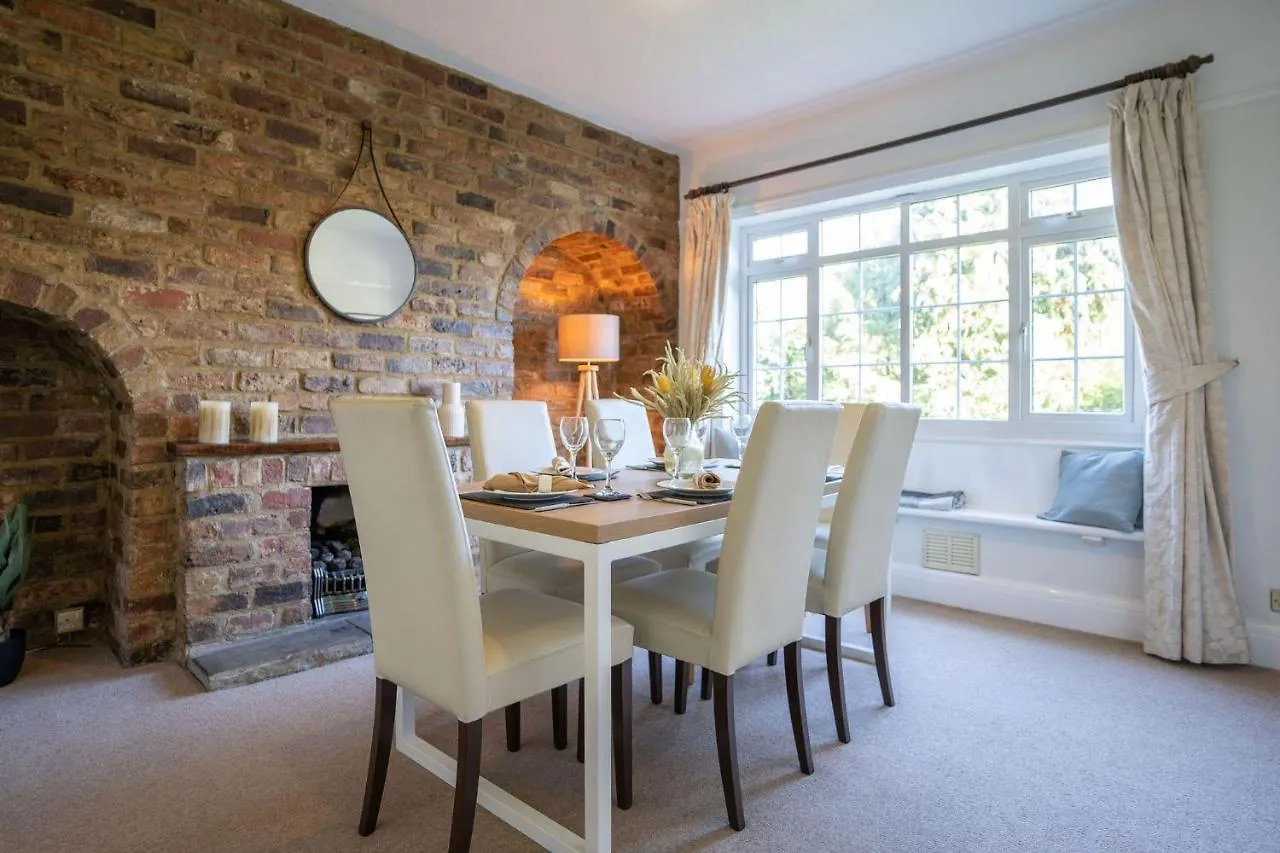 Beautiful Detached Home In Quaint Village Setting Wetherby Dom wakacyjny